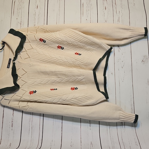 Shein Cream Floral‎ Embroidered Cable Knit Cardigan Sweater Green Trim - Picture 2 of 6